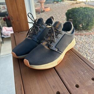 Women's Medium Gray KURU cloud athletic shoes